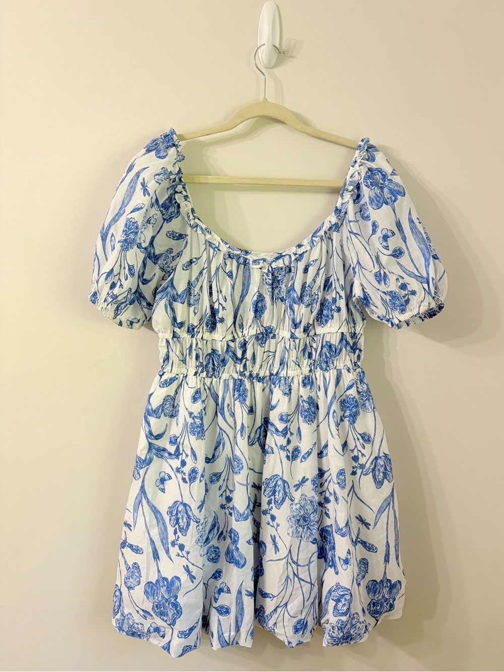H&M White and Blue Floral Puff Sleeve Mini Dress - Picture 2 of 5